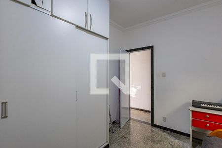 Quarto 1 de casa à venda com 4 quartos, 400m² em Sagrada Família, Belo Horizonte