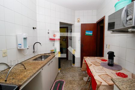 Cozinha de apartamento à venda com 4 quartos, 94m² em Sagrada Família, Belo Horizonte