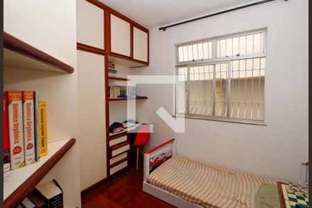 Quarto de apartamento à venda com 4 quartos, 110m² em Sagrada Família, Belo Horizonte