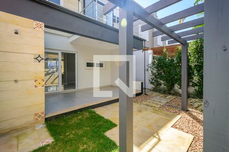 Casa de condomínio à venda com 150m², 2 quartos e 2 vagas Casa de condomínio à venda com 150m², 2 quartos e 2 vagasQuintal