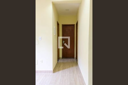 Corredor de casa de condomínio para alugar com 2 quartos, 60m² em Piedade, Rio de Janeiro
