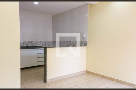 Sala de casa de condomínio para alugar com 2 quartos, 60m² em Piedade, Rio de Janeiro