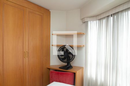 Quarto de apartamento para alugar com 2 quartos, 95m² em Indianópolis, São Paulo