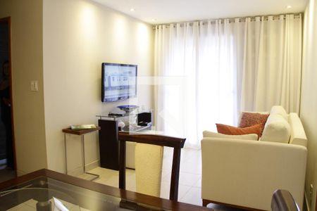 Sala de apartamento à venda com 2 quartos, 68m² em Barra da Tijuca, Rio de Janeiro