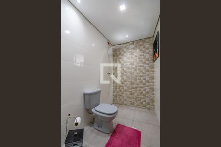 Banheiro da Suíte de casa à venda com 1 quarto, 300m² em Jardim Timbauhy/aldeia, Barueri