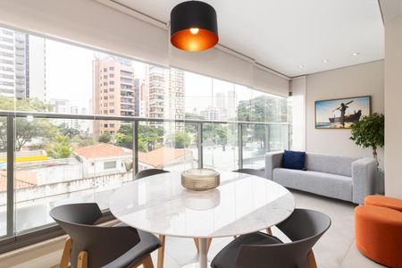 Sala de apartamento para alugar com 2 quartos, 74m² em Indianópolis, São Paulo