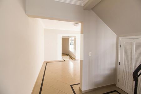 Sala de casa de condomínio para alugar com 4 quartos, 334m² em Alphaville, Santana de Parnaíba