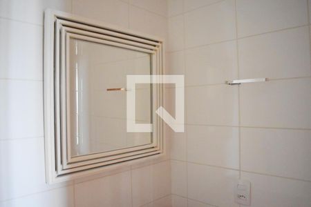 Banheiro de apartamento para alugar com 1 quarto, 35m² em Centro, Curitiba