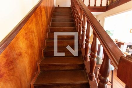 Escada de casa à venda com 8 quartos, 460m² em Vila Progresso, Niterói