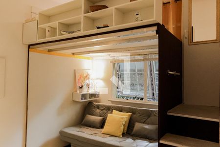 Sala / Quarto de kitnet/studio à venda com 1 quarto, 34m² em Copacabana, Rio de Janeiro