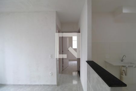 Sala - Corredor de apartamento para alugar com 2 quartos, 40m² em Gardênia Azul, Rio de Janeiro