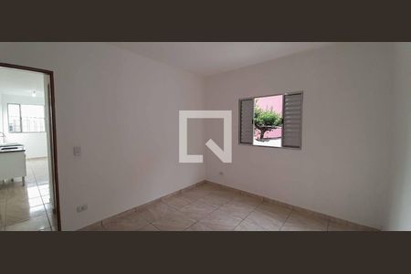 Quarto de casa para alugar com 1 quarto, 60m² em Bussocaba, Osasco