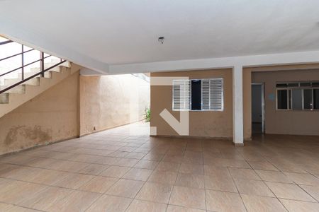 Casa à venda com 313m², 6 quartos e 7 vagas Casa à venda com 313m², 6 quartos e 7 vagasGaragem