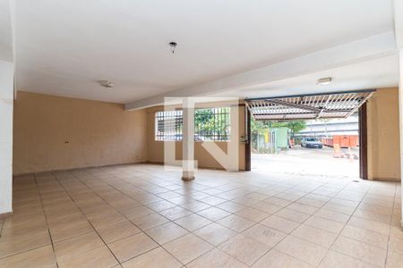 Casa à venda com 313m², 6 quartos e 7 vagas Casa à venda com 313m², 6 quartos e 7 vagasGaragem