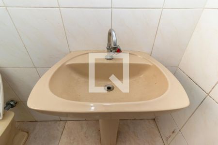 Casa à venda com 313m², 6 quartos e 7 vagas Casa à venda com 313m², 6 quartos e 7 vagasCasa 1 - Banheiro