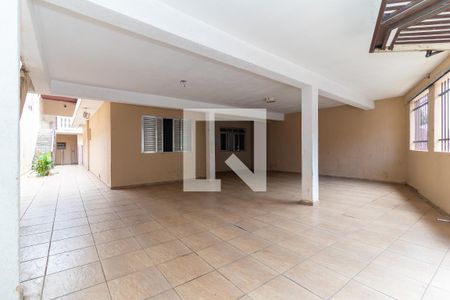 Casa à venda com 313m², 6 quartos e 7 vagas Casa à venda com 313m², 6 quartos e 7 vagasGaragem