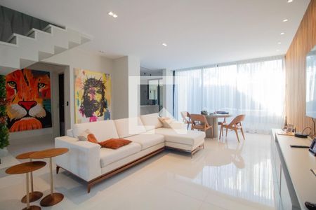 Sala  de casa de condomínio à venda com 4 quartos, 400m² em Recreio dos Bandeirantes, Rio de Janeiro