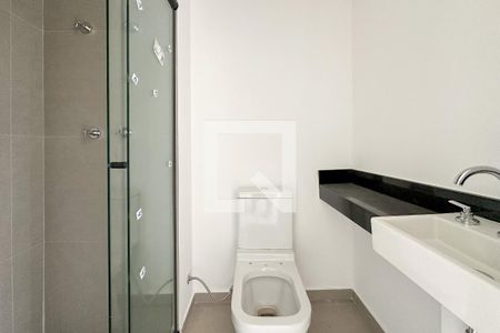 Banheiro de kitnet/studio para alugar com 1 quarto, 17m² em Perdizes, São Paulo