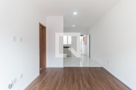 Sala de casa de condomínio para alugar com 2 quartos, 90m² em Jardim Santa Helena, Poá