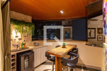 Cozinha de apartamento à venda com 3 quartos, 110m² em Cidade Nova, Belo Horizonte