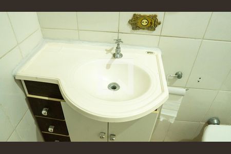 Banheiro de casa para alugar com 1 quarto, 27m² em Campos Elíseos, São Paulo