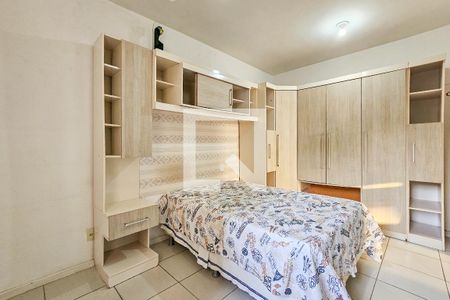 Suíte de apartamento para alugar com 3 quartos, 121m² em Vila Alzira, Guarujá