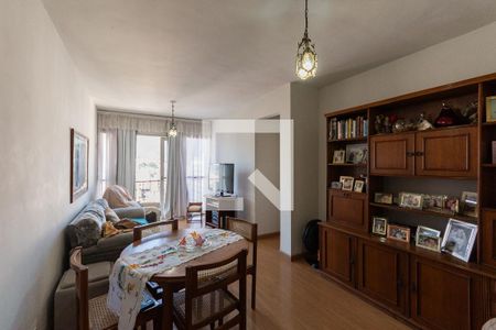 Apartamento para alugar com 74m², 2 quartos e 1 vagaSala