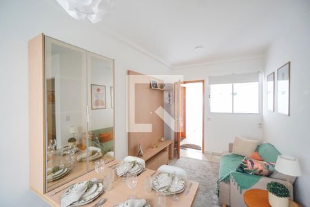 Sala e cozinha de apartamento para alugar com 2 quartos, 34m² em Cidade Mãe do Céu, São Paulo