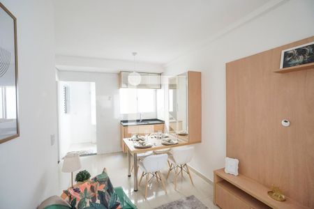 Sala e cozinha de apartamento para alugar com 2 quartos, 34m² em Cidade Mãe do Céu, São Paulo