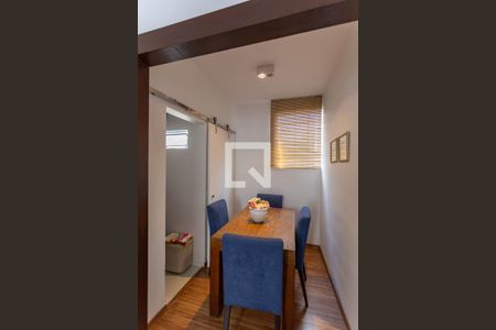 Sala de apartamento para alugar com 2 quartos, 66m² em Sagrada Família, Belo Horizonte