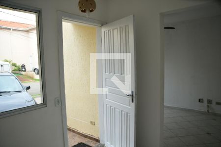 Sala de casa de condomínio para alugar com 3 quartos, 84m² em Jardim Petrópolis, Cotia