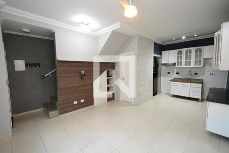 Casa de condomínio para alugar com 70m², 2 quartos e 2 vagasSala/Cozinha