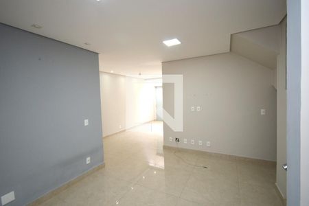 Sala de casa de condomínio à venda com 2 quartos, 90m² em Capela do Socorro, São Paulo