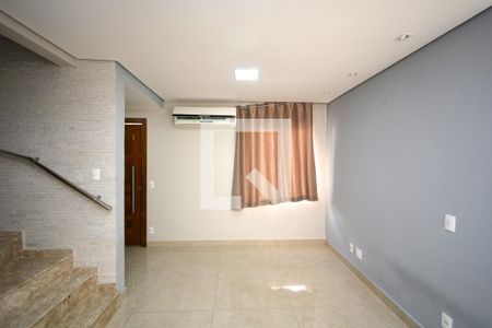 Sala de casa de condomínio à venda com 2 quartos, 90m² em Capela do Socorro, São Paulo