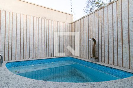 Casa à venda com 144m², 3 quartos e 3 vagas Casa à venda com 144m², 3 quartos e 3 vagasPiscina