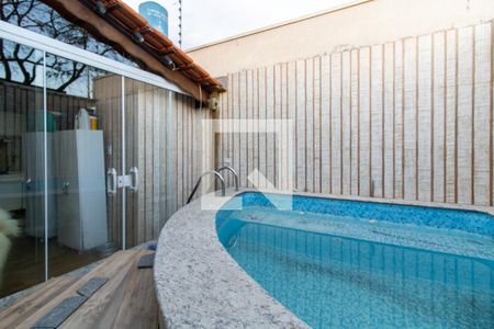Casa à venda com 144m², 3 quartos e 3 vagas Casa à venda com 144m², 3 quartos e 3 vagasPiscina