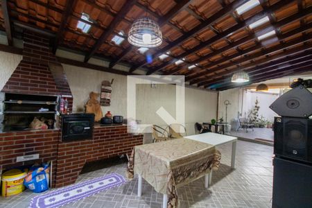 Casa à venda com 144m², 3 quartos e 3 vagas Casa à venda com 144m², 3 quartos e 3 vagasEspaço Gourmet