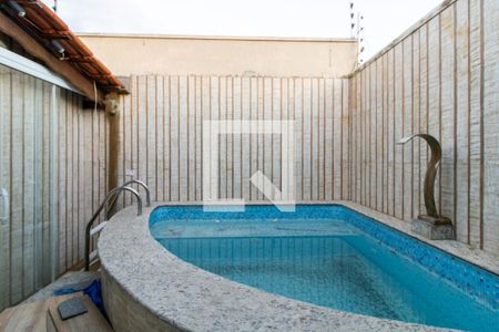 Casa à venda com 144m², 3 quartos e 3 vagas Casa à venda com 144m², 3 quartos e 3 vagasPiscina