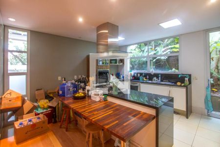 Cozinha de casa à venda com 4 quartos, 402m² em Jardim Petropolis, São Paulo