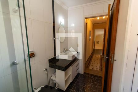 Casa para alugar com 285m², 4 quartos e 5 vagas Casa para alugar com 285m², 4 quartos e 5 vagasBanheiro da Suíte 2