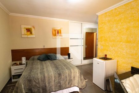 Casa para alugar com 285m², 4 quartos e 5 vagas Casa para alugar com 285m², 4 quartos e 5 vagasSuíte 1