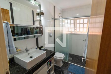 Casa para alugar com 285m², 4 quartos e 5 vagas Casa para alugar com 285m², 4 quartos e 5 vagasBanheiro da Suíte 1