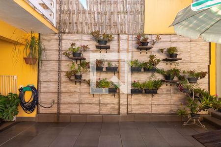 Casa para alugar com 285m², 4 quartos e 5 vagas Casa para alugar com 285m², 4 quartos e 5 vagasQuintal