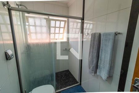 Casa para alugar com 285m², 4 quartos e 5 vagas Casa para alugar com 285m², 4 quartos e 5 vagasBanheiro da Suíte 1