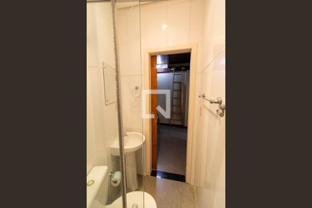 Casa para alugar com 285m², 4 quartos e 5 vagas Casa para alugar com 285m², 4 quartos e 5 vagasBanheiro de serviço