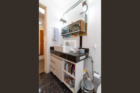 Casa para alugar com 285m², 4 quartos e 5 vagas Casa para alugar com 285m², 4 quartos e 5 vagasBanheiro da Suíte 1