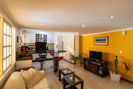 Casa para alugar com 285m², 4 quartos e 5 vagas Casa para alugar com 285m², 4 quartos e 5 vagasCozinha