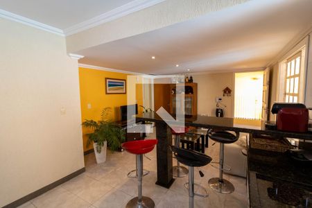 Casa para alugar com 285m², 4 quartos e 5 vagas Casa para alugar com 285m², 4 quartos e 5 vagasCozinha