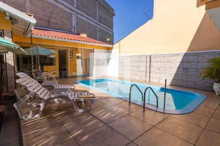 Casa para alugar com 285m², 4 quartos e 5 vagas Casa para alugar com 285m², 4 quartos e 5 vagasPiscina