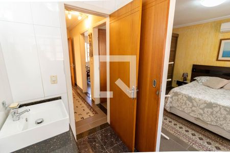 Casa para alugar com 285m², 4 quartos e 5 vagas Casa para alugar com 285m², 4 quartos e 5 vagasBanheiro da Suíte 2